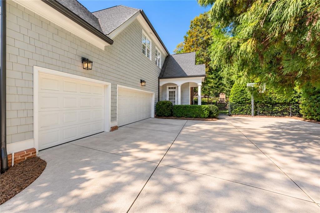 1129 Topaz Way