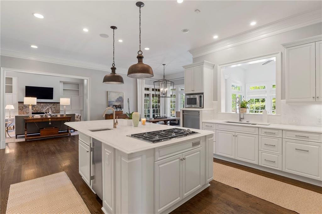 1129 Topaz Way