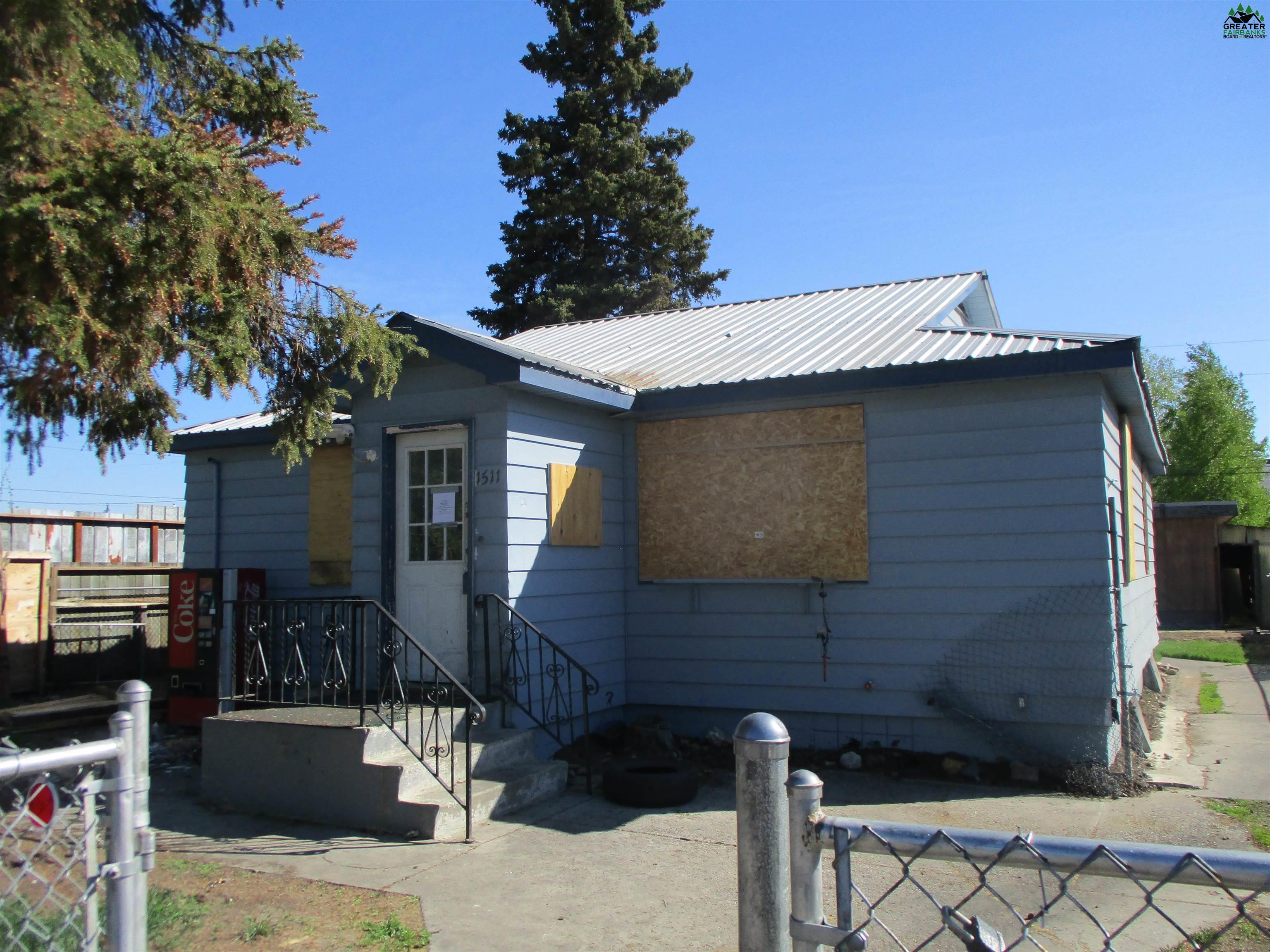 1511 MARY ANN STREET