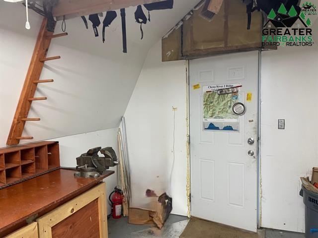 3895 VENTURE LANE