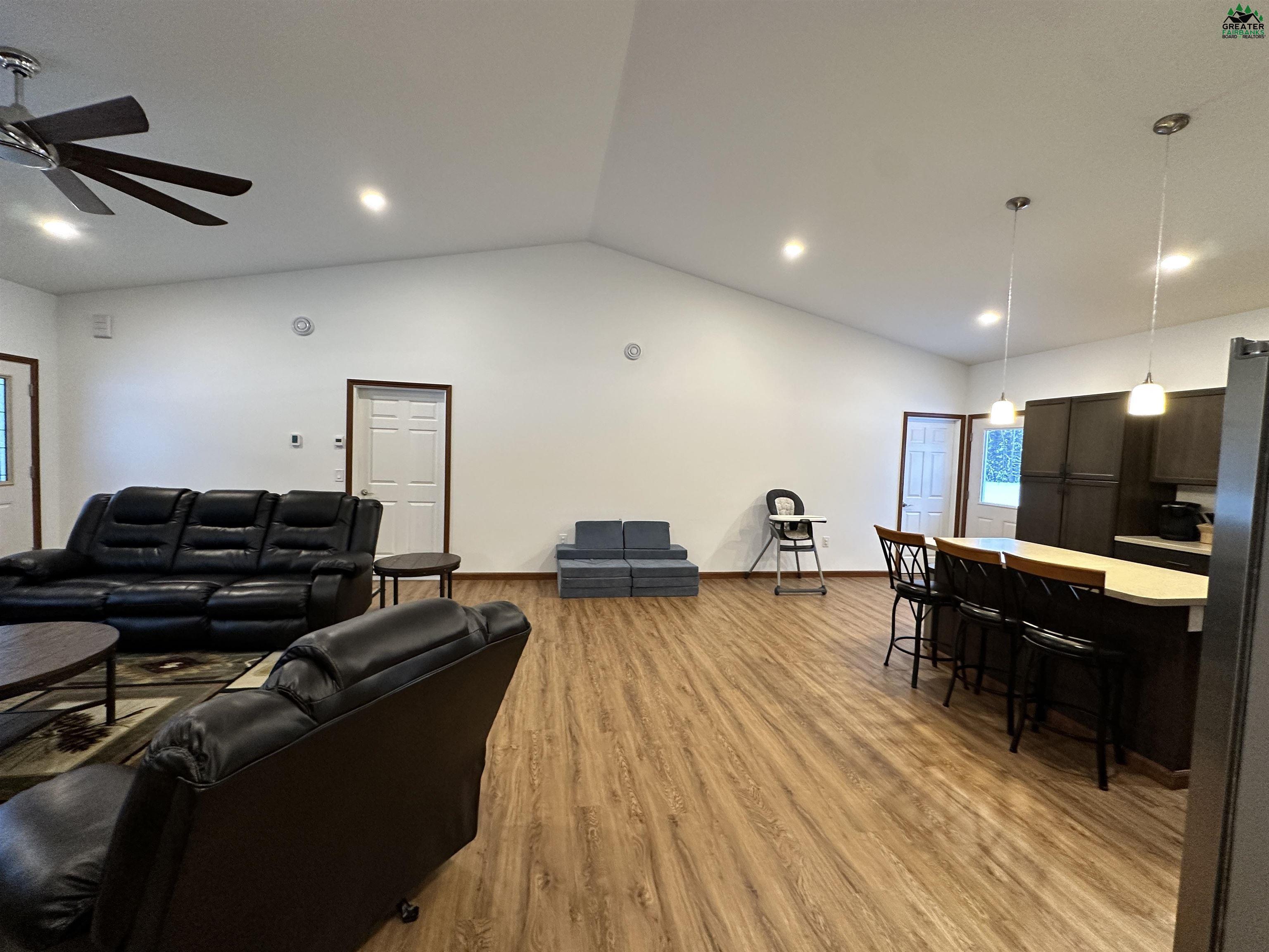 1189 Groundsel Avenue