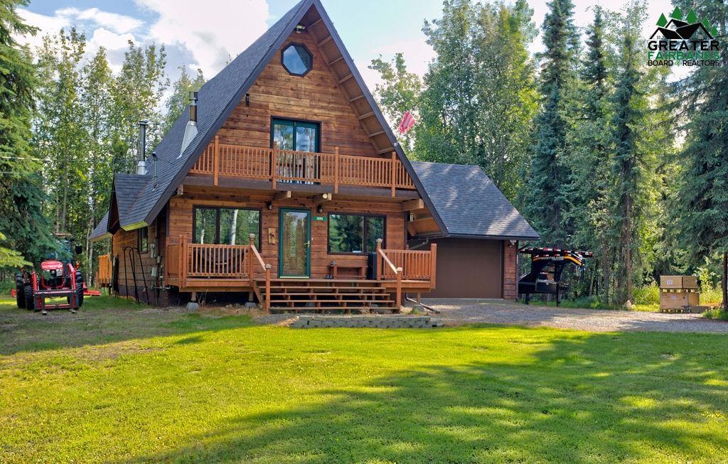 3895 LAKEWOOD LOOP