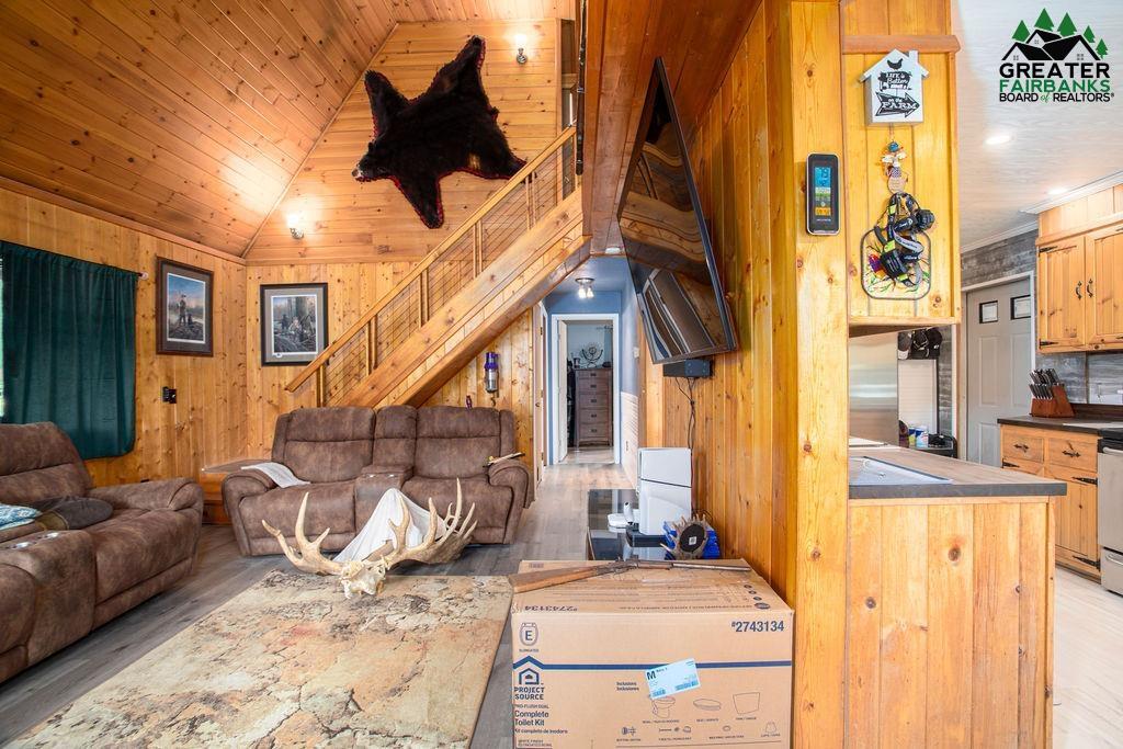 3895 LAKEWOOD LOOP