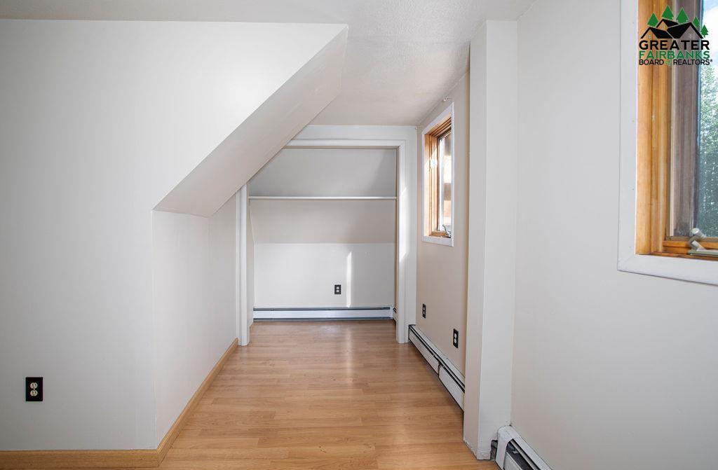 3895 LAKEWOOD LOOP