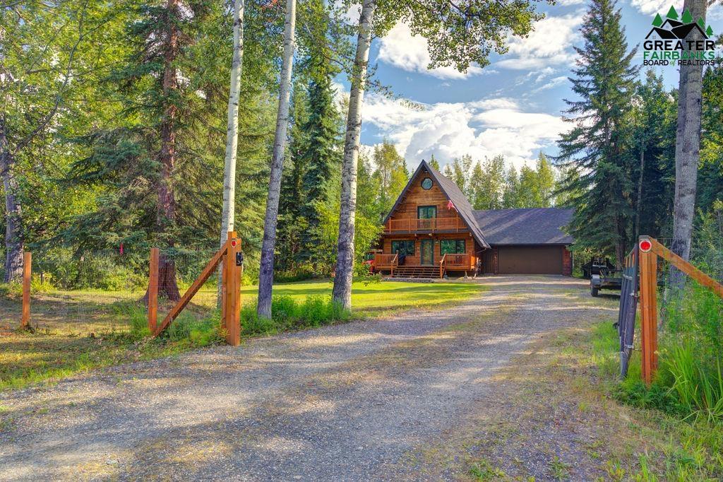 3895 LAKEWOOD LOOP