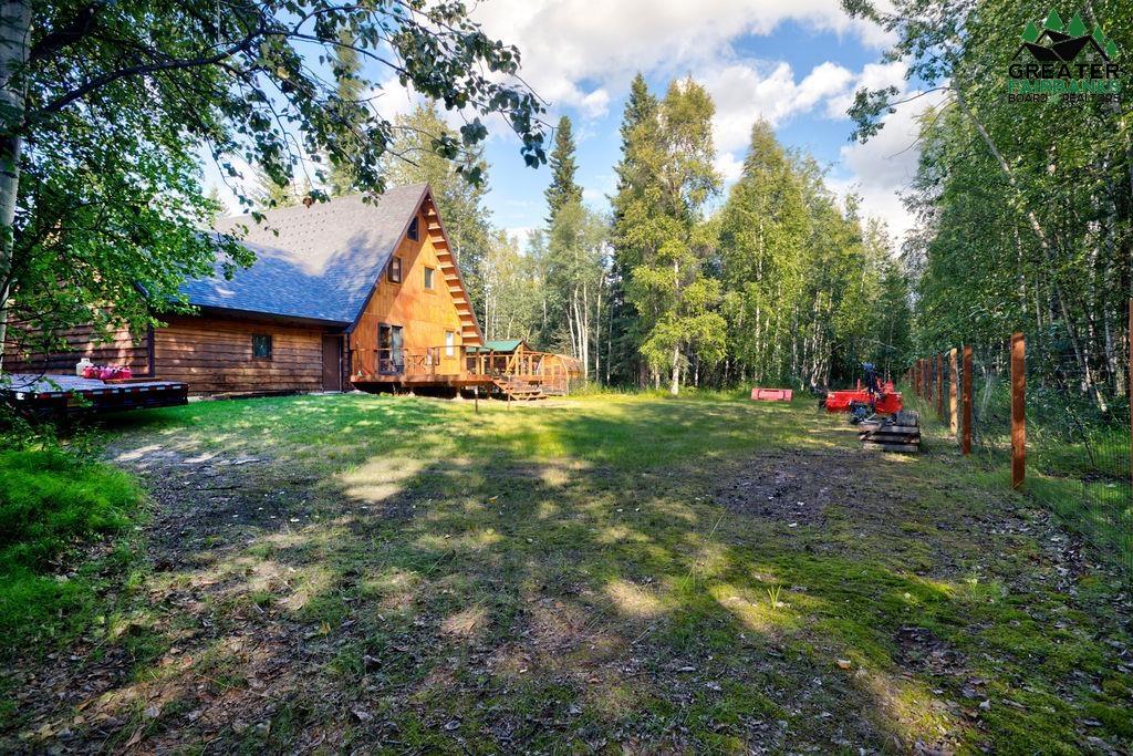 3895 LAKEWOOD LOOP