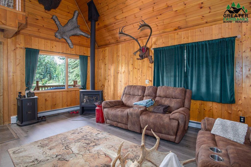 3895 LAKEWOOD LOOP