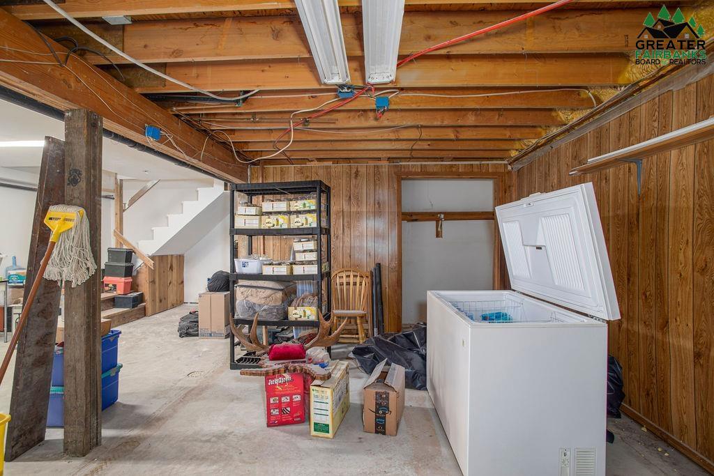 3895 LAKEWOOD LOOP