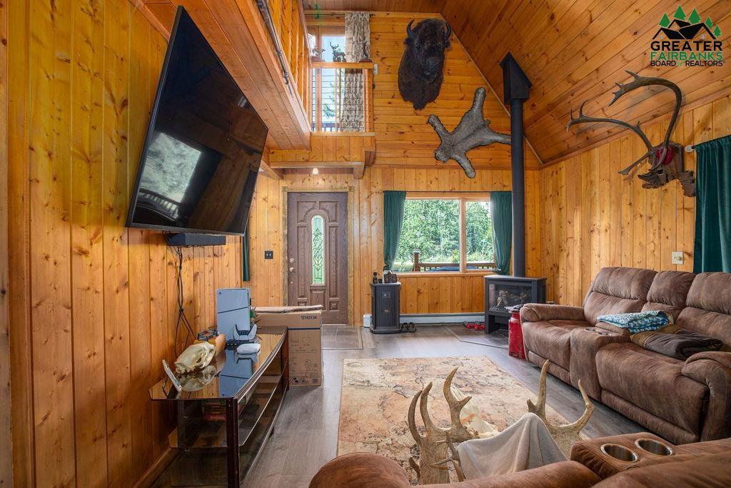3895 LAKEWOOD LOOP