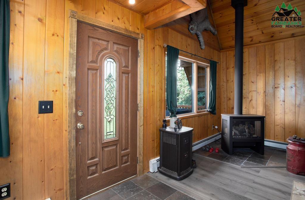 3895 LAKEWOOD LOOP