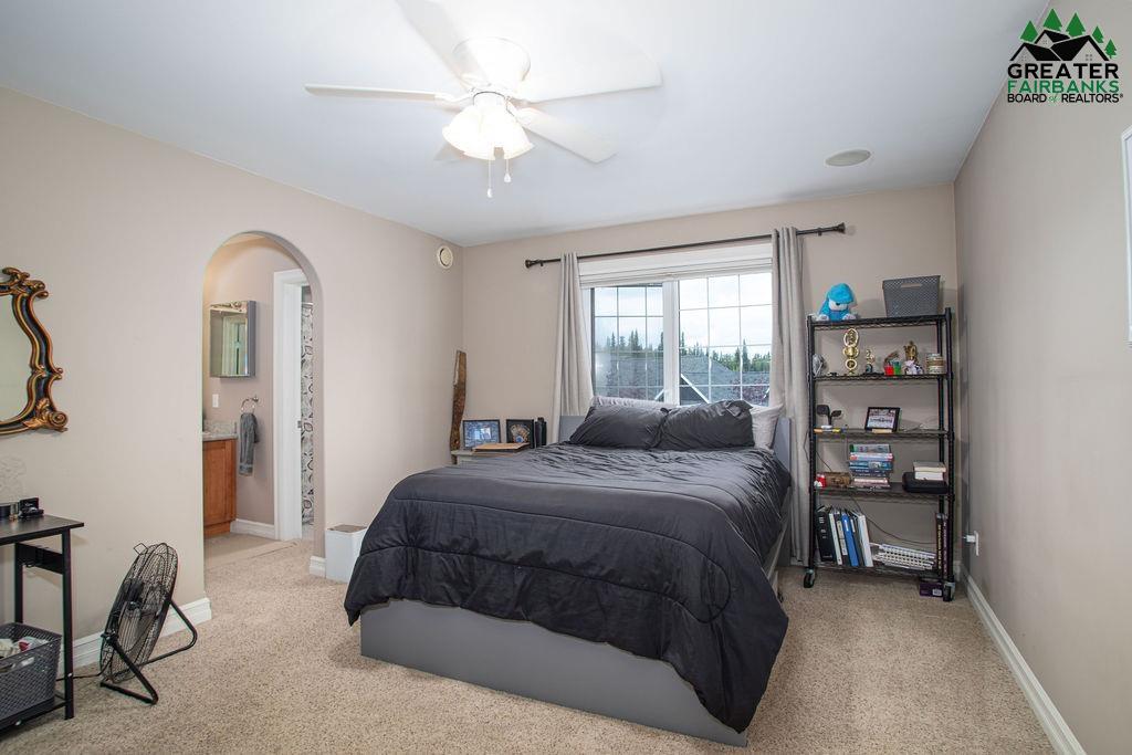 476 WEST POINTE CIRCLE