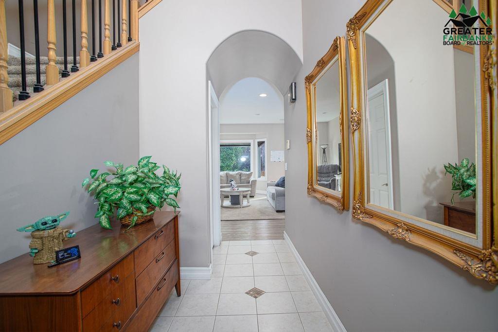 476 WEST POINTE CIRCLE