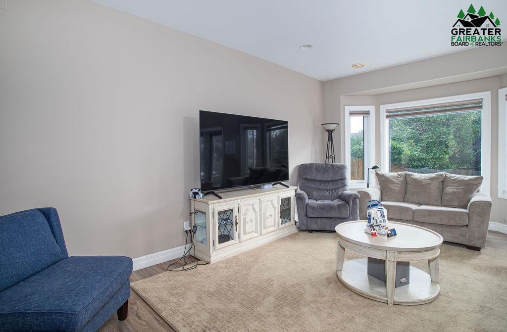 476 WEST POINTE CIRCLE