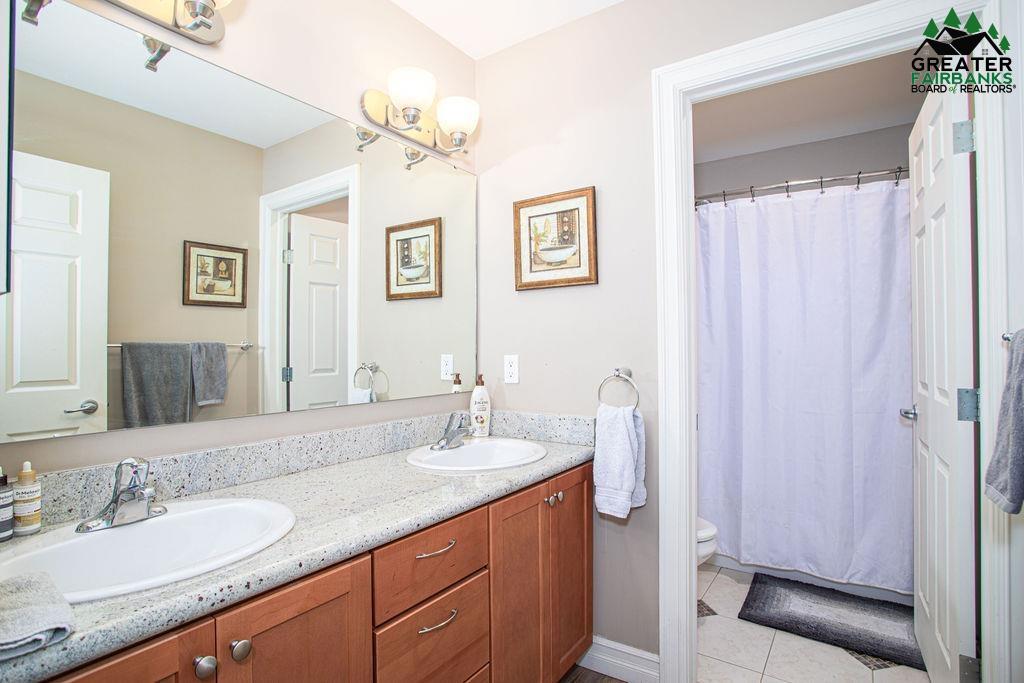476 WEST POINTE CIRCLE