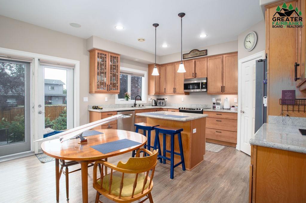 476 WEST POINTE CIRCLE