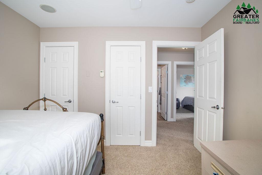 476 WEST POINTE CIRCLE