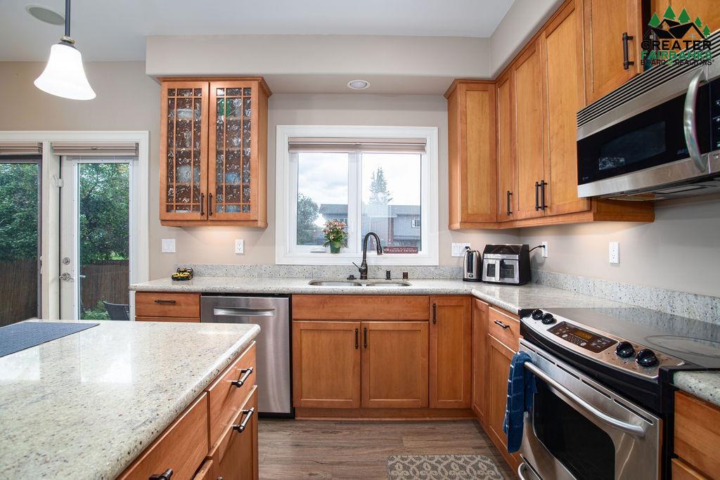 476 WEST POINTE CIRCLE