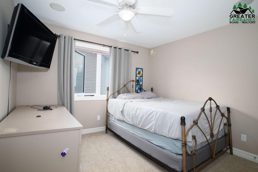476 WEST POINTE CIRCLE