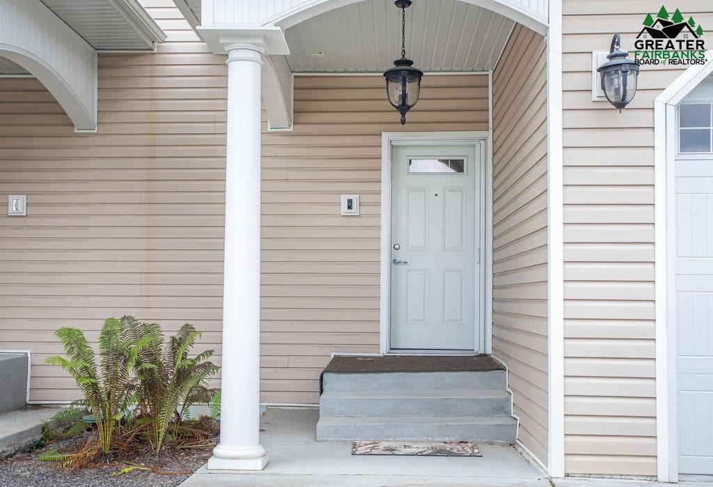 476 WEST POINTE CIRCLE