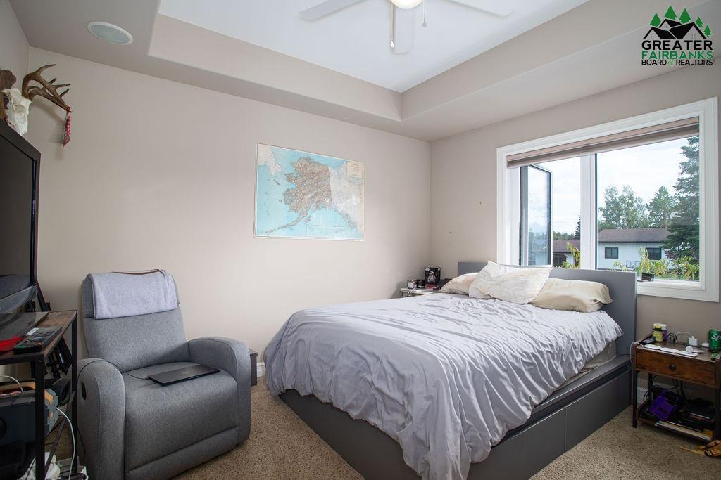 476 WEST POINTE CIRCLE