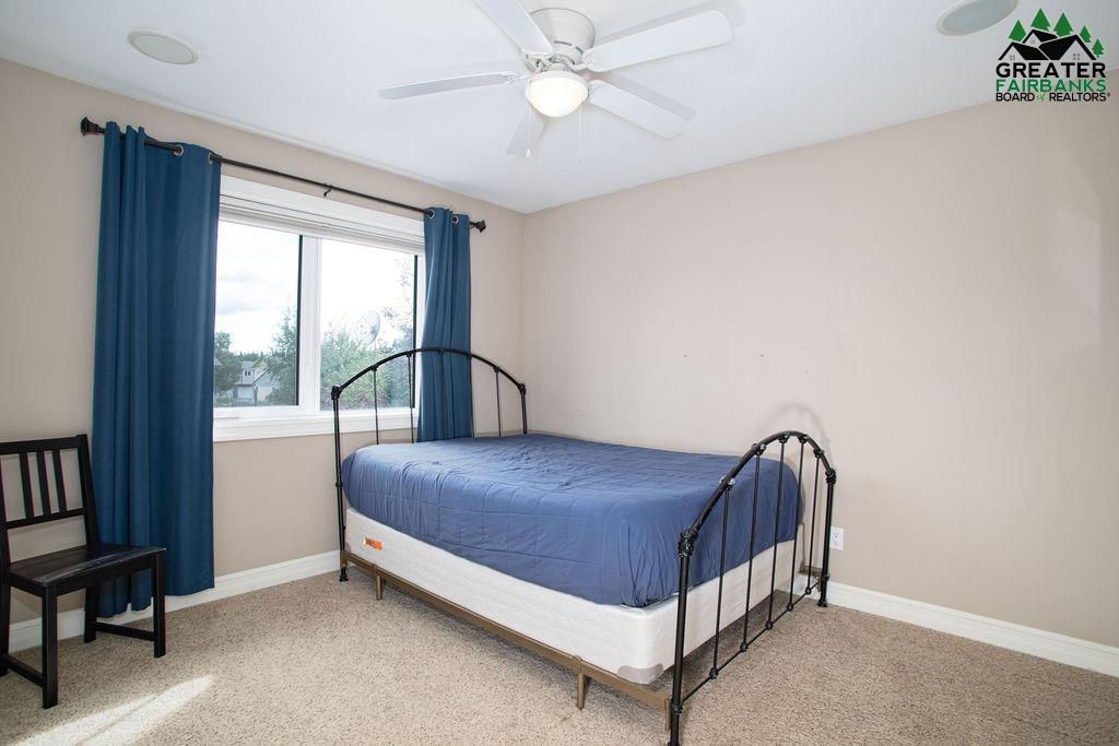 476 WEST POINTE CIRCLE