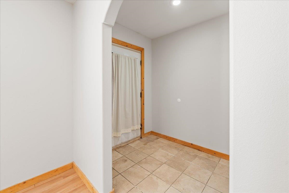 855 HIGHLANDER DRIVE