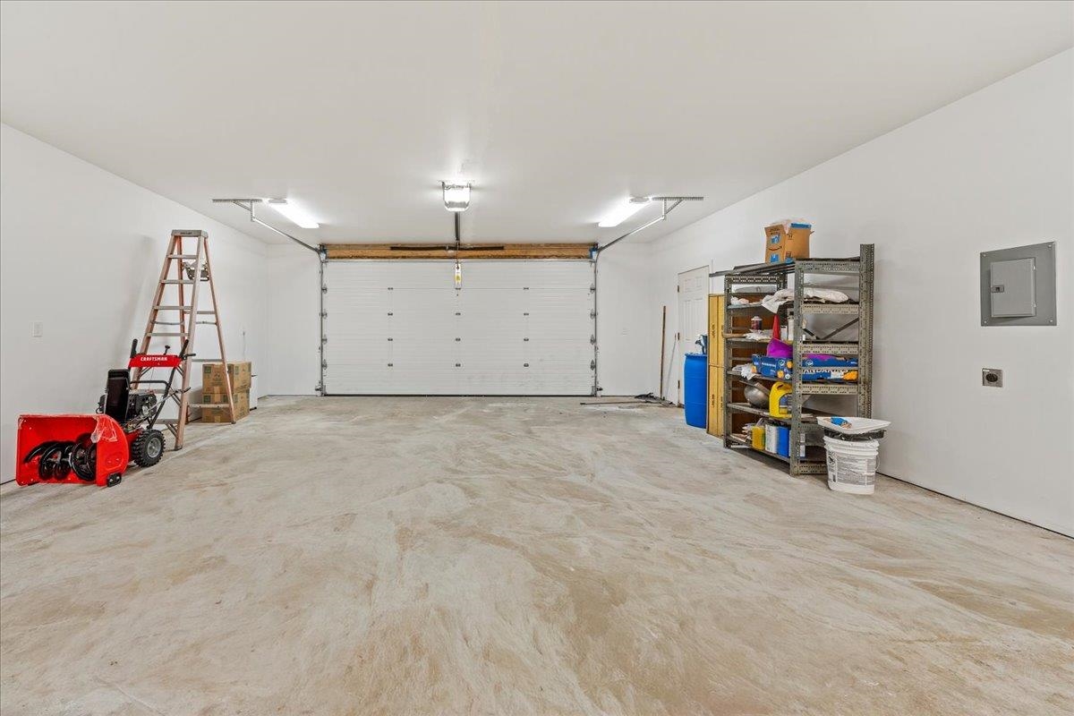 278 CREST DRIVE