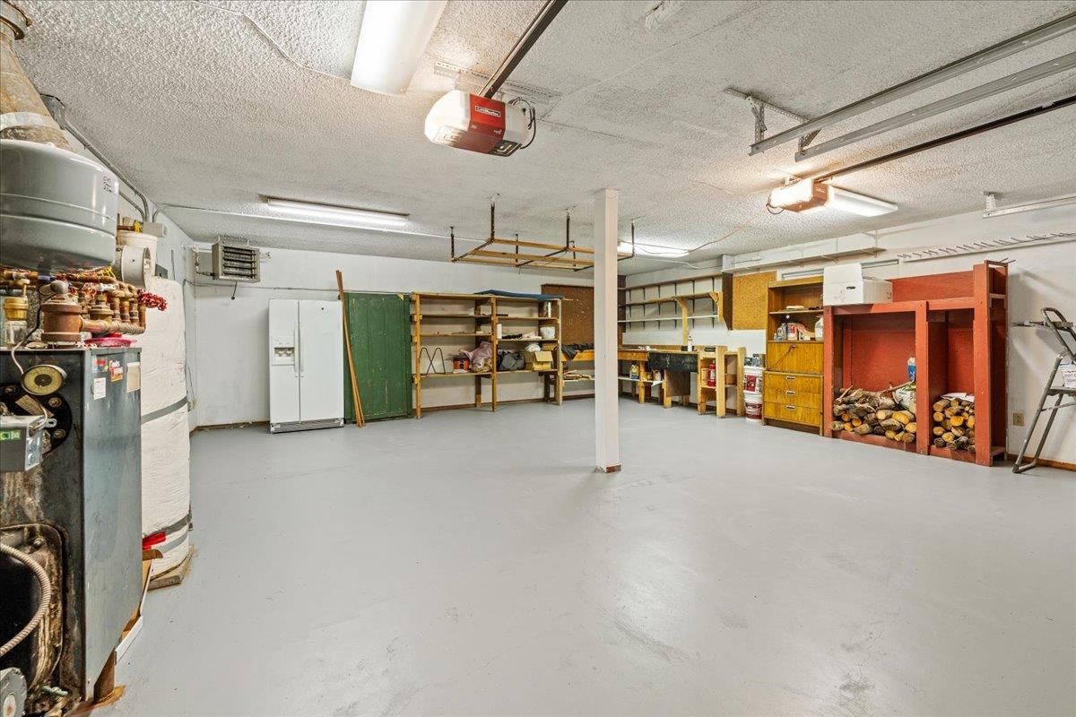 278 CREST DRIVE