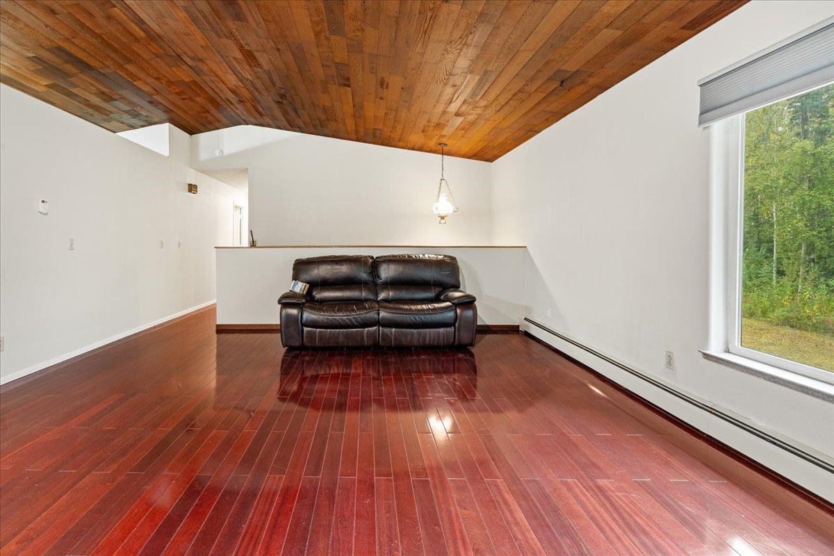 278 CREST DRIVE