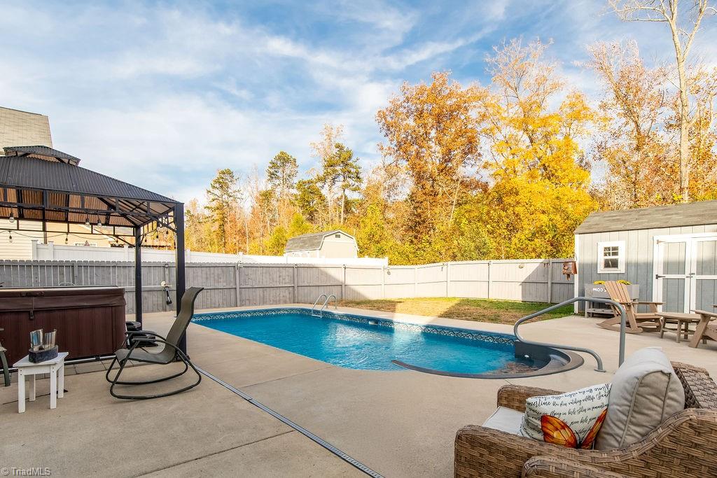 2952 Grassy Knoll Circle