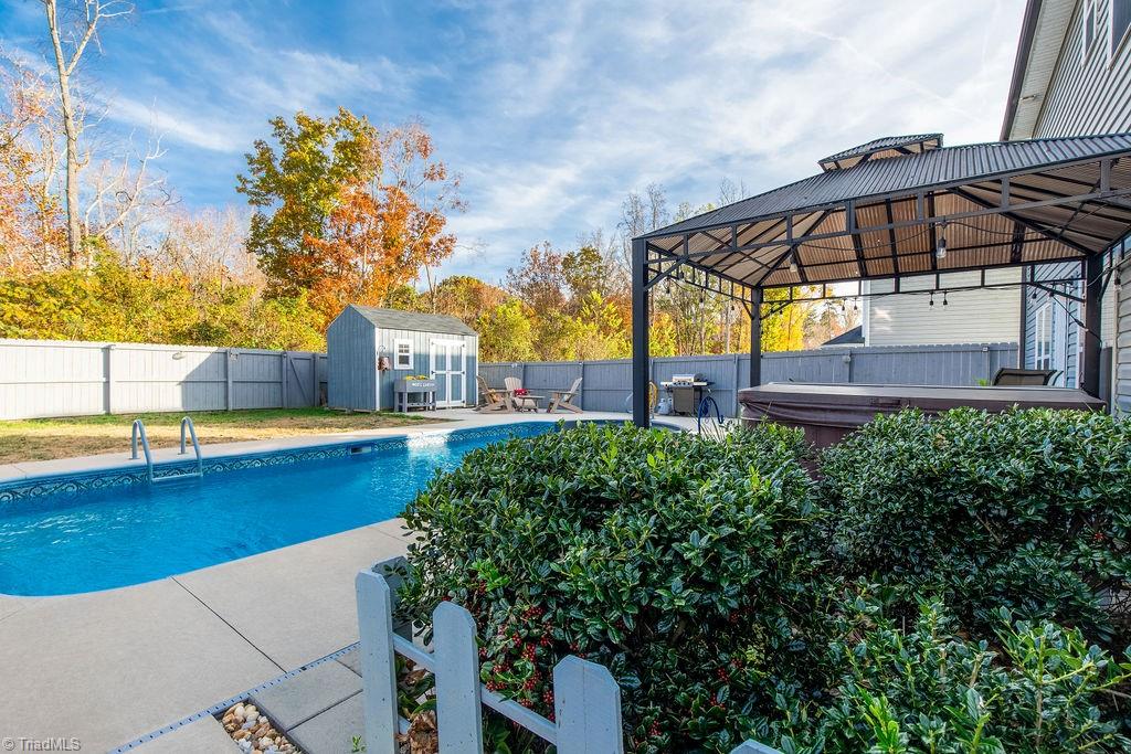 2952 Grassy Knoll Circle