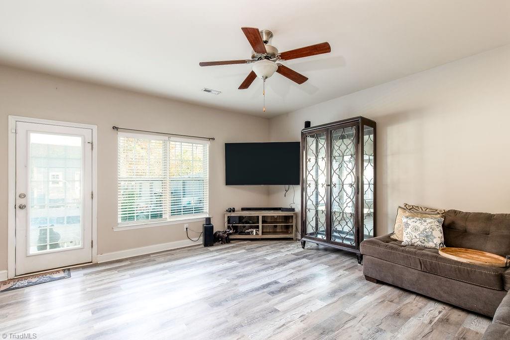 2952 Grassy Knoll Circle