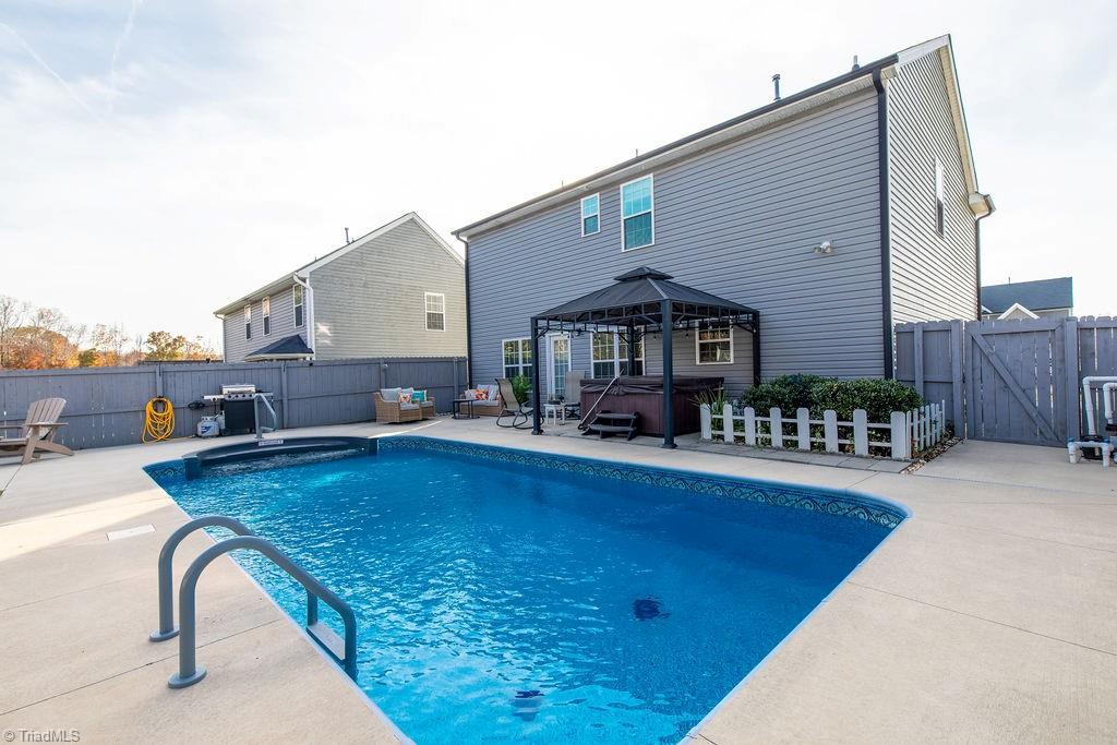 2952 Grassy Knoll Circle