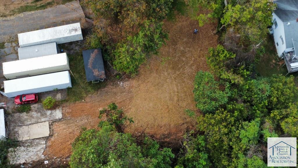 201 Amos Rd