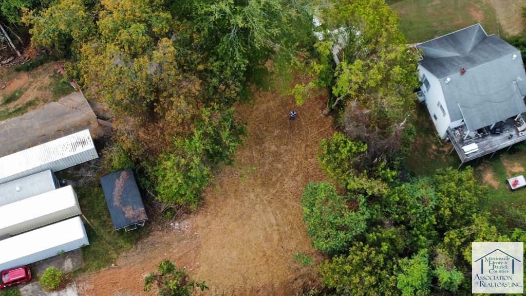 201 Amos Rd