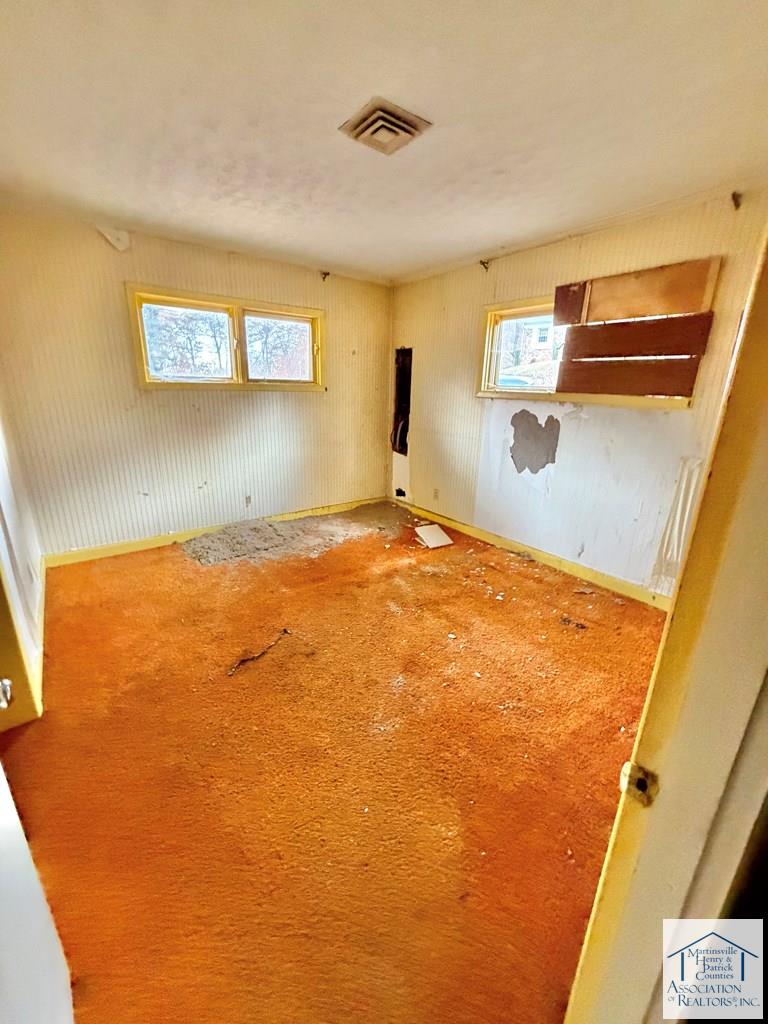 83 Maid Marian Court