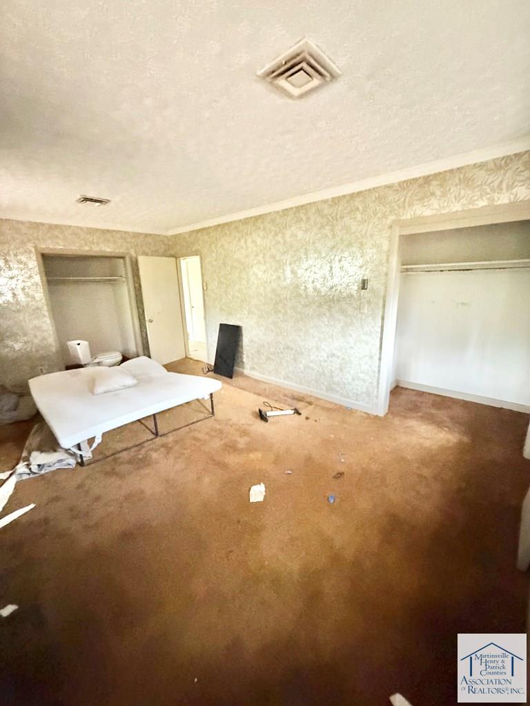 83 Maid Marian Court