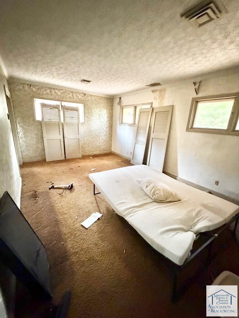 83 Maid Marian Court