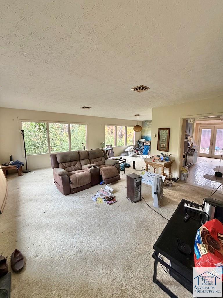 83 Maid Marian Court