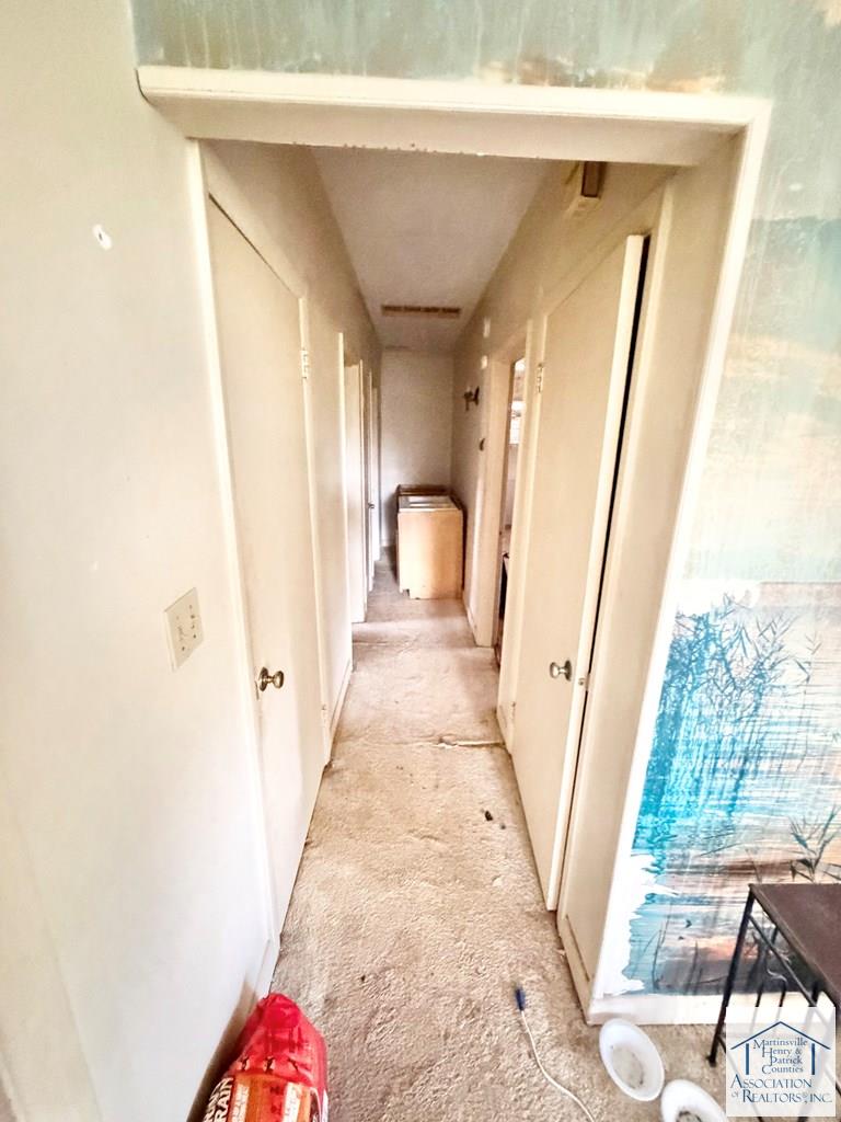 83 Maid Marian Court