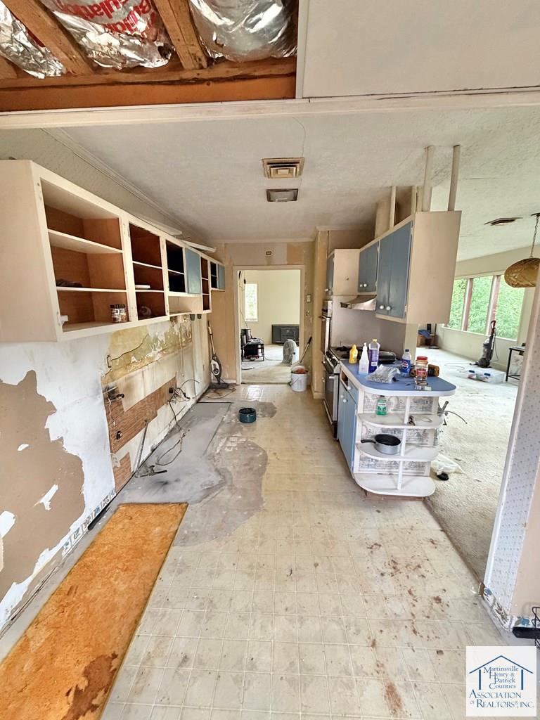 83 Maid Marian Court