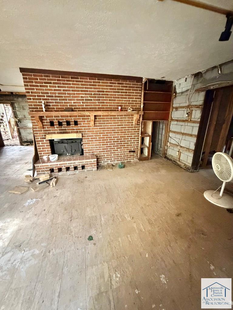 83 Maid Marian Court