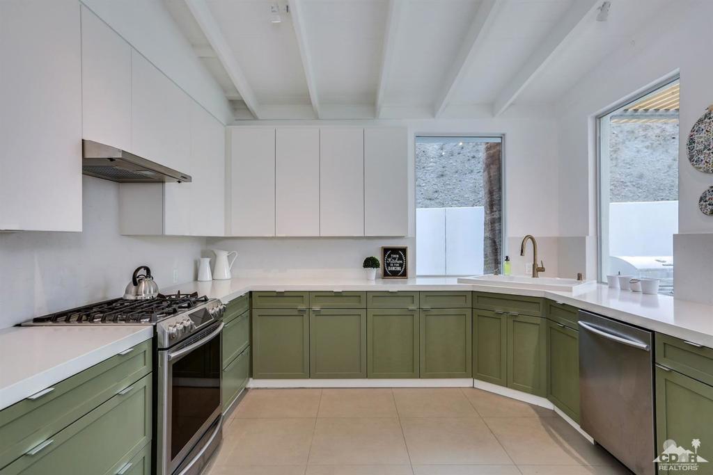 54900 Avenida Herrera
