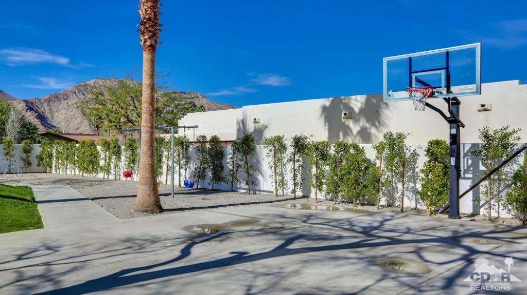 54900 Avenida Herrera