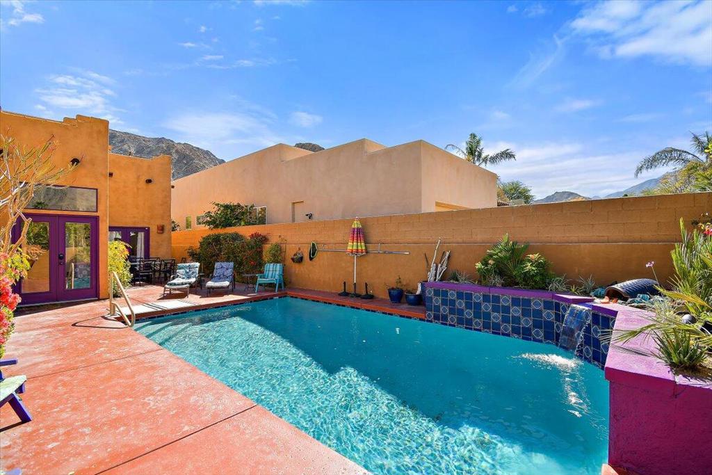 54820 Avenida Vallejo