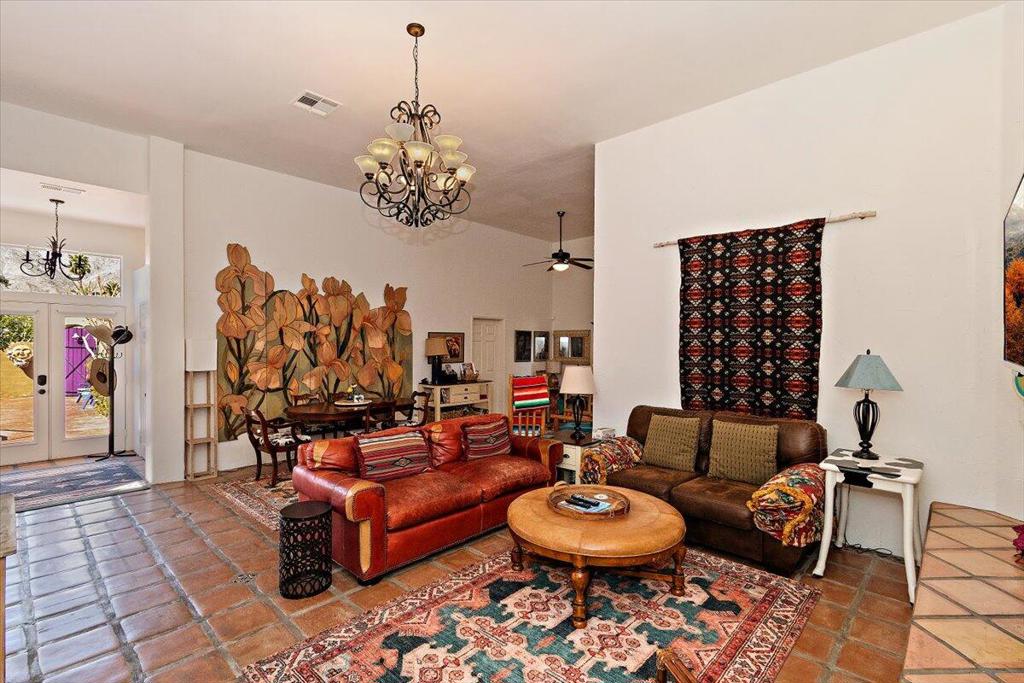54820 Avenida Vallejo