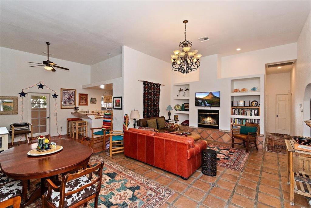 54820 Avenida Vallejo