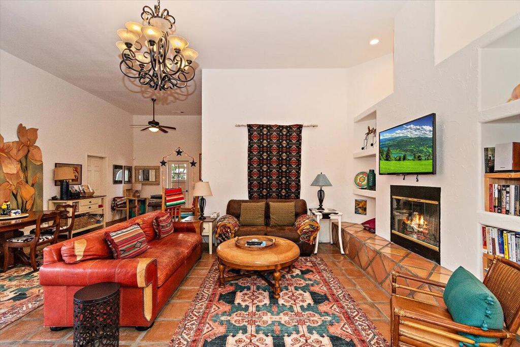 54820 Avenida Vallejo