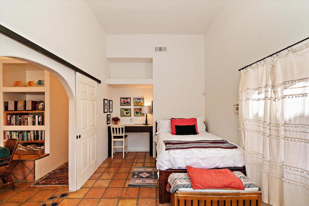 54820 Avenida Vallejo