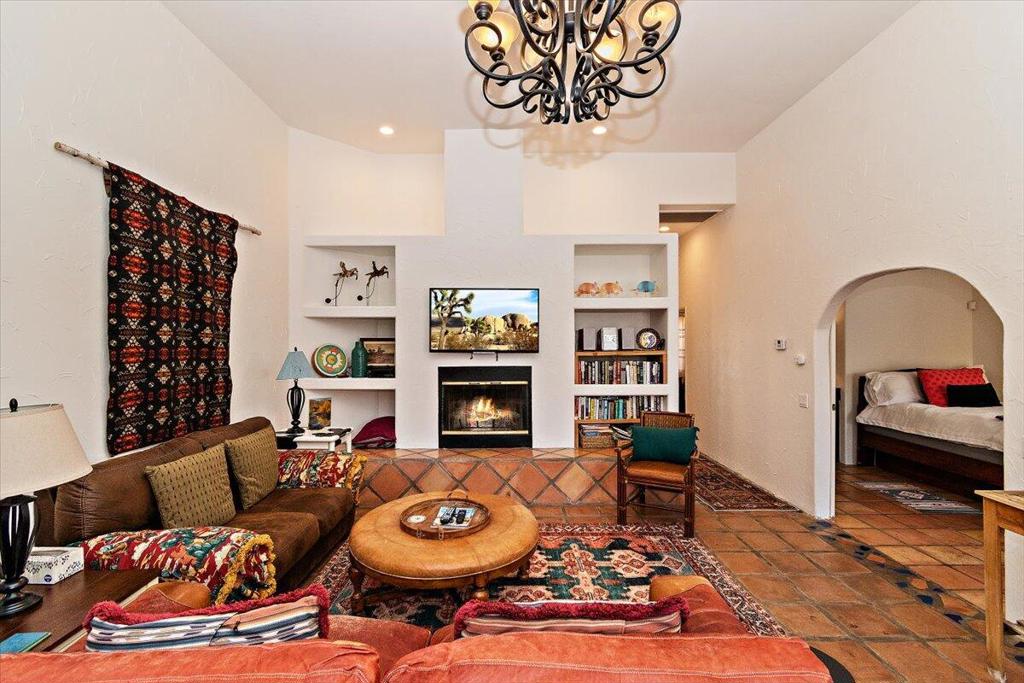 54820 Avenida Vallejo